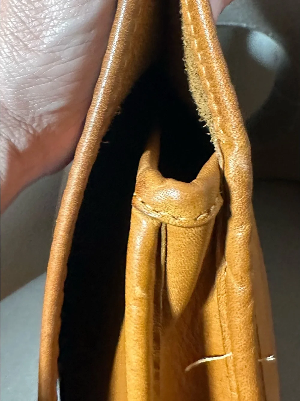 Vintage coach large saddle in saddle 9210